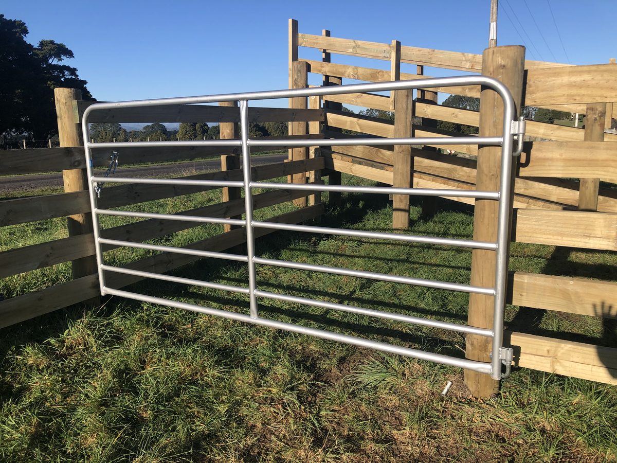 Post and rail fencing, Wairarapa